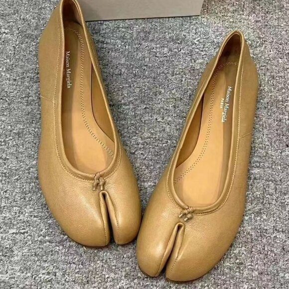 Maison Martin Margiela Shoes - NWOT Maison Margiela Tabi Ballet Flats